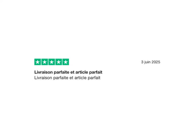 Un avis client sur un produit ou un service, avec une note de cinq étoiles et un commentaire positif en français.